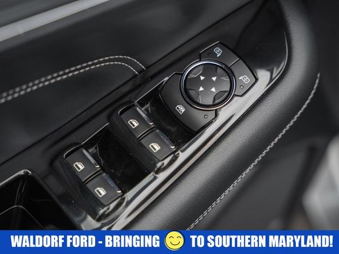 Used 2019 Ford Edge Titanium w/ Cold Weather Package image 40