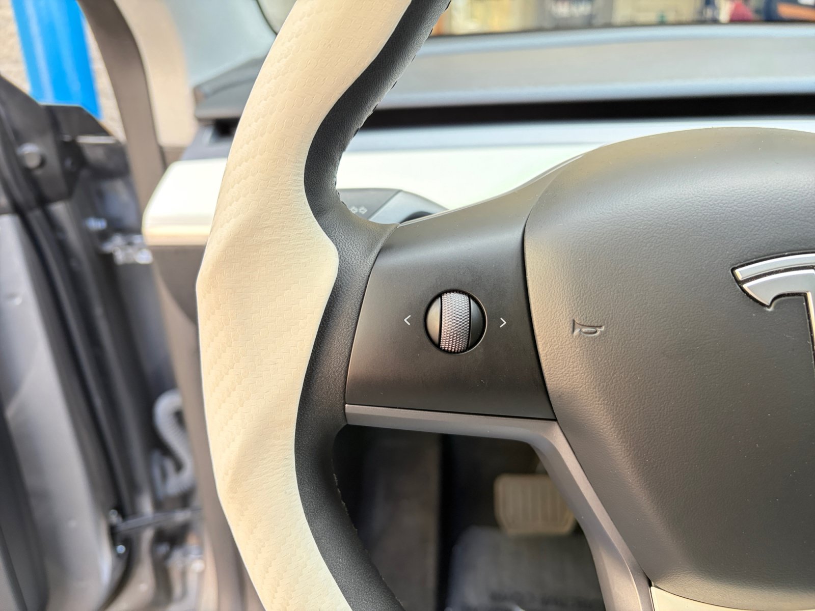 Used 2025 Tesla Model Y Long Range AWD/4WD image 15