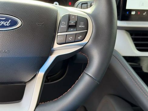 Used 2026 Ford Explorer Active RWD image 11