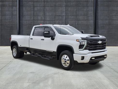 Used 2024 Chevrolet Silverado 3500 High Country w/ Technology Package AWD/4WD image 6