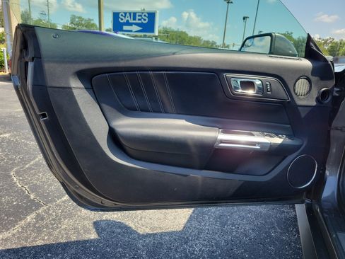 Used 2017 Ford Mustang Premium RWD image 17