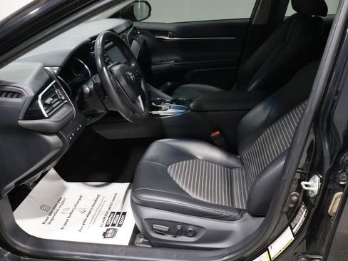 Used 2018 Toyota Camry SE image 9