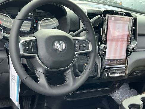 New 2025 RAM 5500 4x4 Regular Cab image 19