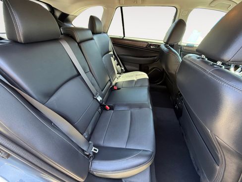 Used 2016 Subaru Outback 3.6R Limited AWD/4WD image 18