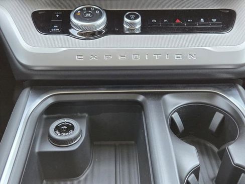 New 2026 Ford Expedition Active RWD image 17