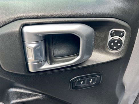 Used 2018 Jeep Wrangler Unlimited Sport S image 10