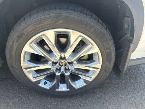 Used 2022 Toyota Highlander Limited AWD/4WD image 10