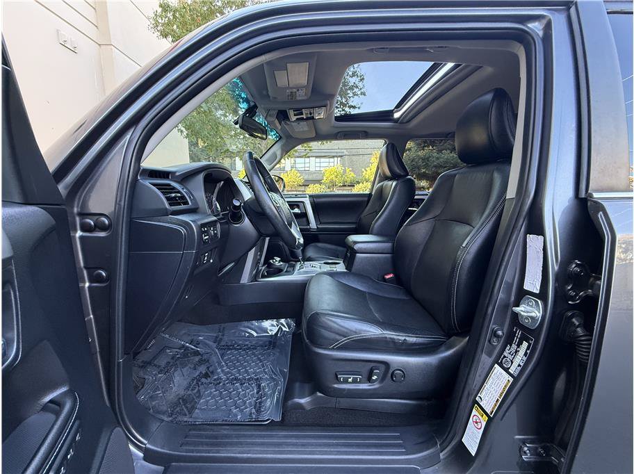 Used 2014 Toyota 4Runner Limited AWD/4WD image 28