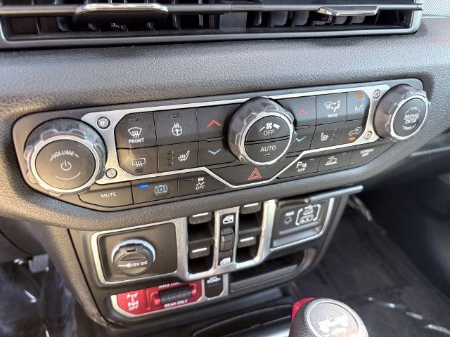 Used 2024 Jeep Wrangler Unlimited AWD/4WD image 19