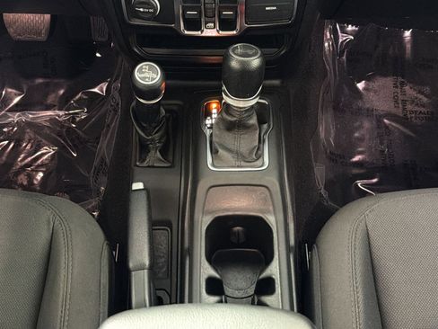 Used 2022 Jeep Wrangler Unlimited Sport AWD/4WD image 22