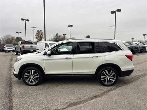 Used 2018 Honda Pilot Touring image 2