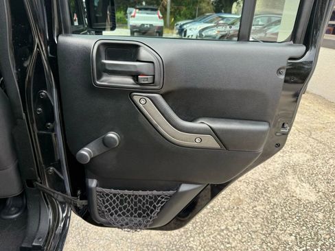 Used 2016 Jeep Wrangler Unlimited Sport w/ Connectivity Group image 17