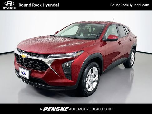 Used 2025 Chevrolet Trax LS w/ LS Convenience Package image 1