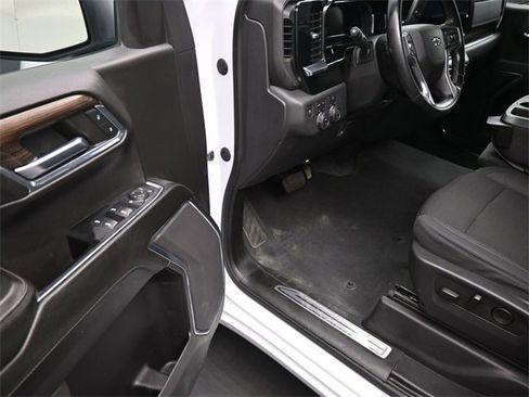 Used 2023 Chevrolet Silverado 1500 RST w/ Z71 Off-Road Package image 14