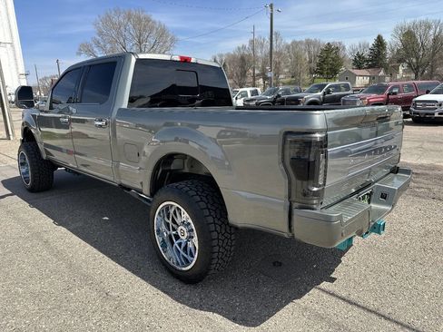 Used 2019 Ford F250 Platinum w/ Platinum Ultimate Package AWD/4WD image 3