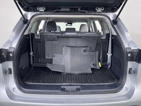Used 2023 Toyota Highlander L AWD/4WD image 22