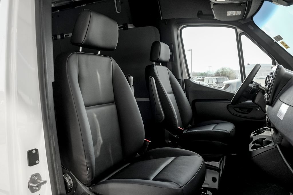 Used 2026 Mercedes-Benz Sprinter 2500 image 21