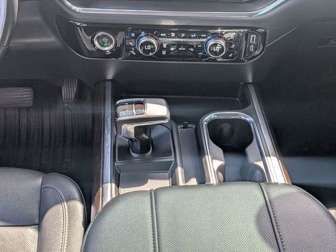 Used 2023 GMC Sierra 1500 SLT w/ SLT Premium Package AWD/4WD image 19