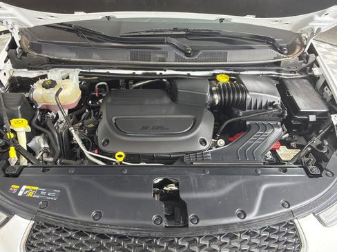 Used 2022 Chrysler Pacifica Touring-L FWD image 26