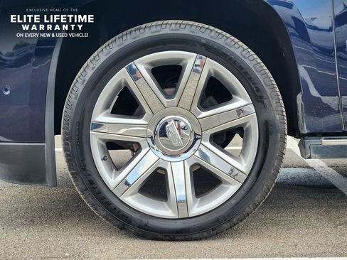 Used 2020 Cadillac Escalade Premium Luxury AWD/4WD image 9
