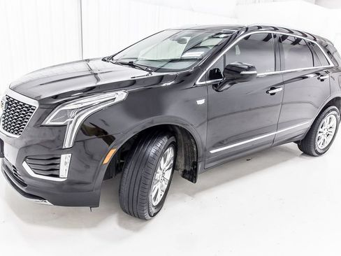 Used 2020 Cadillac XT5 Premium Luxury AWD/4WD image 2