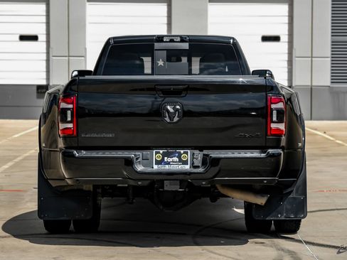 Used 2022 RAM 3500 Laramie w/ Night Edition image 12