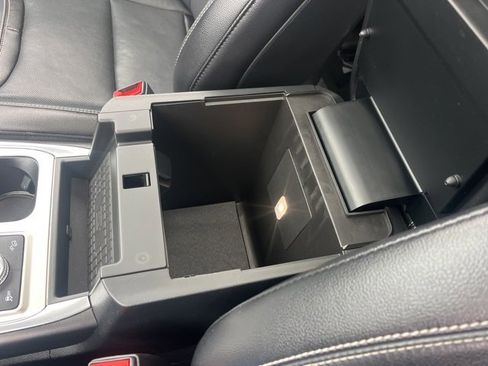 Used 2020 Ford Explorer ST image 32