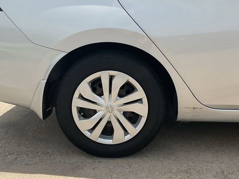 Used 2020 Nissan Versa S FWD image 8