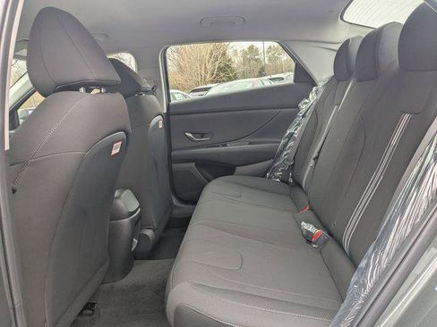 New 2026 Hyundai Elantra Hybrid FWD image 12