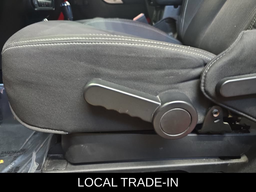 Used 2013 Jeep Wrangler Rubicon AWD/4WD image 27