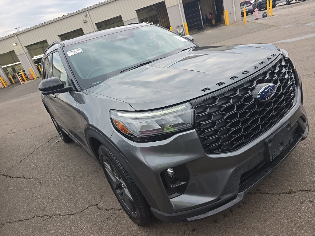 Used 2025 Ford Explorer ST-Line w/ Premium Package AWD/4WD image 1