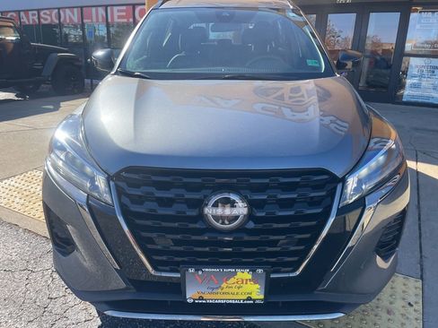 Used 2024 Nissan Kicks SR FWD image 9