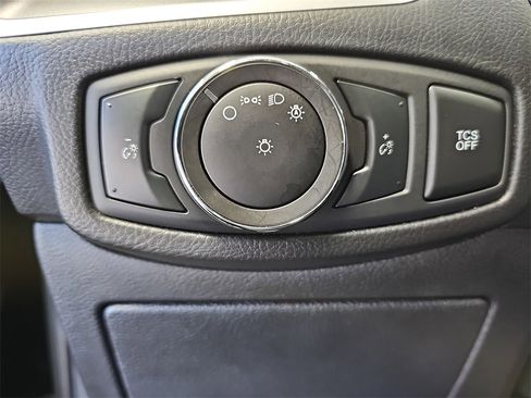 Used 2023 Ford Edge SEL image 24