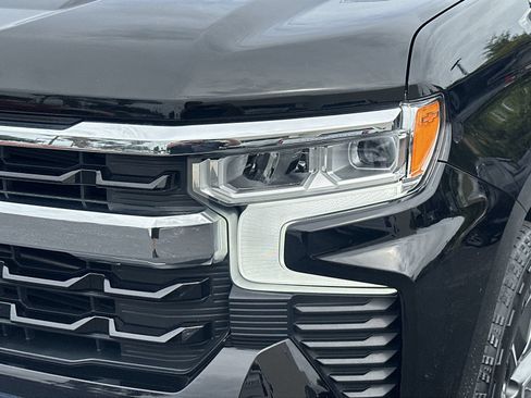 Used 2023 Chevrolet Silverado 1500 LT AWD/4WD image 11