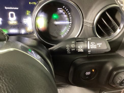 Used 2022 Jeep Wrangler Unlimited Sahara w/ Cold Weather Group image 20