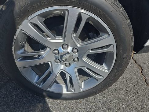Used 2019 Cadillac Escalade Premium Luxury AWD/4WD image 41