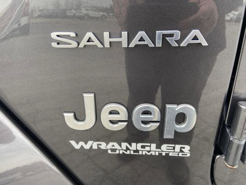 Used 2021 Jeep Wrangler Unlimited Sahara AWD/4WD image 34