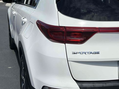 Used 2020 Kia Sportage LX FWD image 48