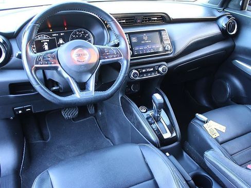 Used 2020 Nissan Kicks SR w/ SR Premium Package FWD image 10