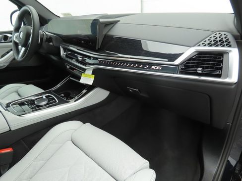New 2026 BMW X5 sDrive40i w/ M Sport Package image 17