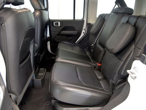 Used 2022 Jeep Wrangler Unlimited Sahara w/ Cold Weather Group image 27