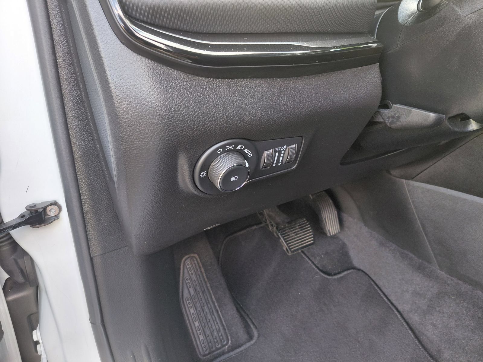 Used 2026 Jeep Compass Limited AWD/4WD image 19