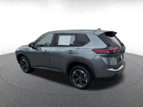 Used 2025 Nissan Rogue SV AWD/4WD image 10