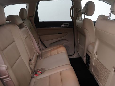 Used 2019 Jeep Grand Cherokee Limited image 13