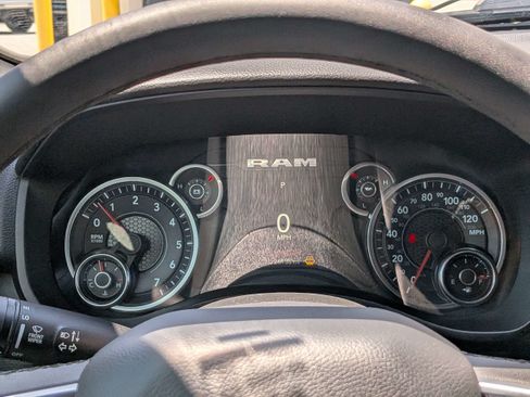 Used 2025 RAM 1500 Big Horn RWD image 27