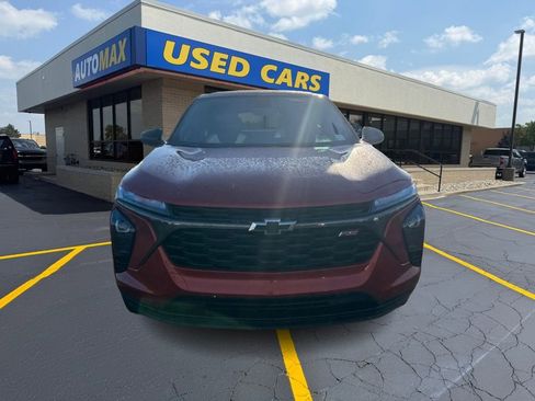 Used 2024 Chevrolet Trax RS w/ Sunroof Package image 3