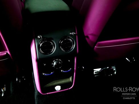 Certified 2025 Rolls-Royce Cullinan Black Badge AWD/4WD image 18
