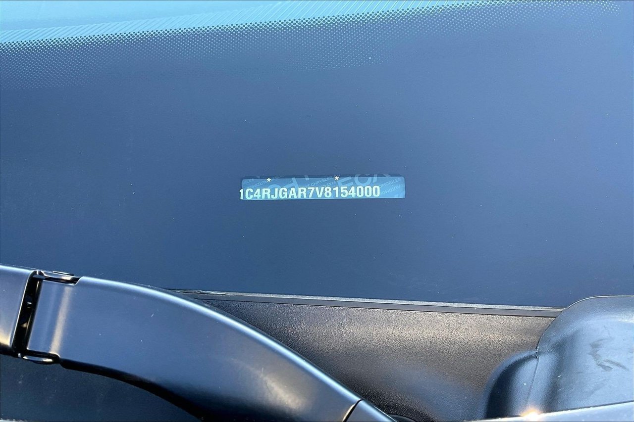 New 2027 Jeep Grand Cherokee Altitude RWD image 33