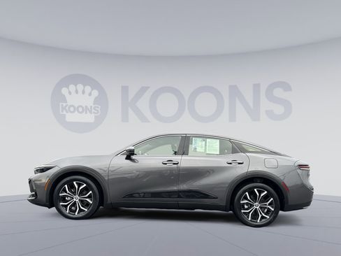 Used 2024 Toyota Crown Limited image 2