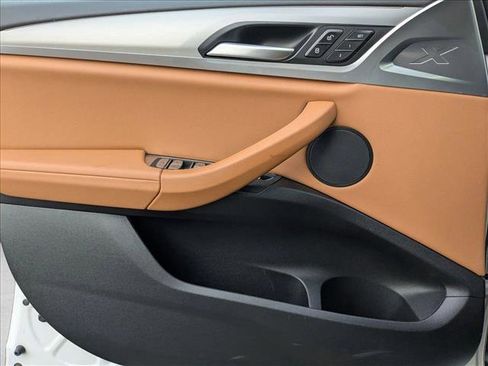 Used 2025 BMW X4 xDrive30i w/ Premium Package image 23